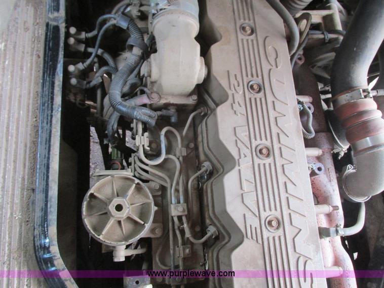 image for item L3875 2001 Blue Bird TC2000 school bus