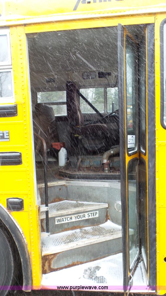 image for item L3876 1999 International American Transport Corp. school bus