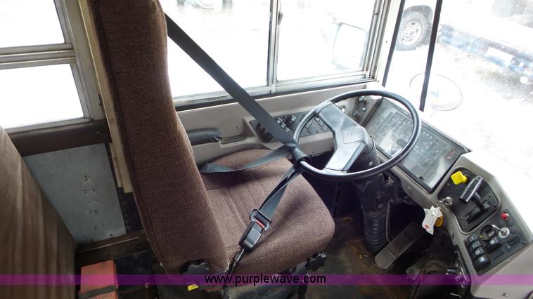 image for item L3876 1999 International American Transport Corp. school bus