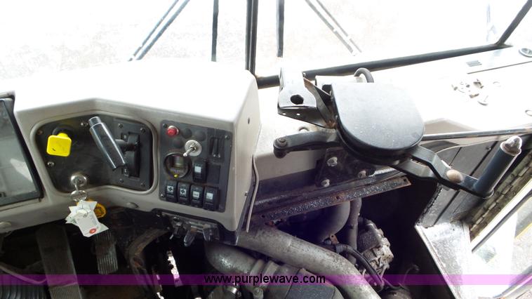 image for item L3876 1999 International American Transport Corp. school bus