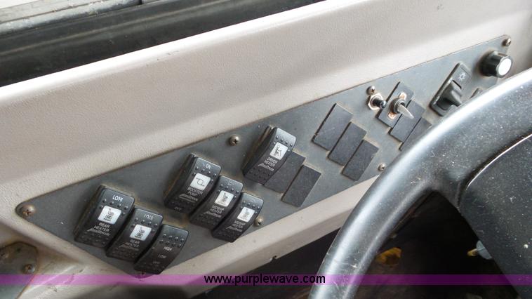 image for item L3876 1999 International American Transport Corp. school bus