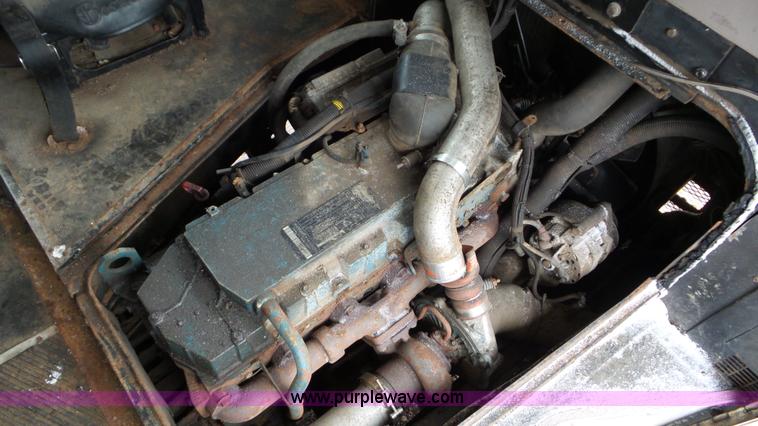 image for item L3876 1999 International American Transport Corp. school bus