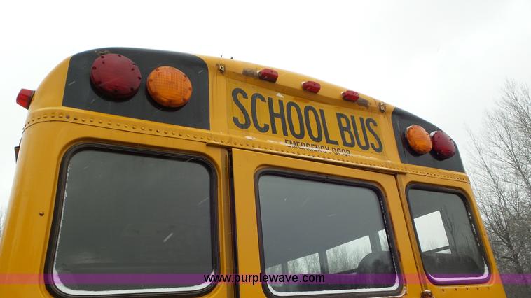 image for item L3876 1999 International American Transport Corp. school bus