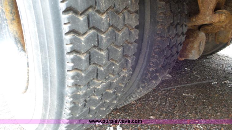 image for item L3876 1999 International American Transport Corp. school bus