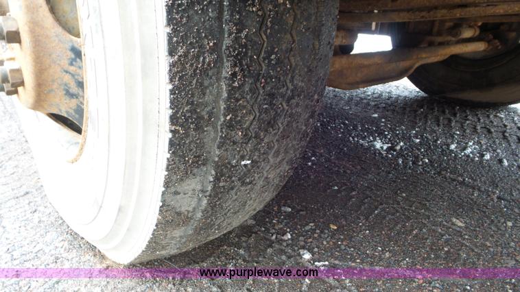 image for item L3876 1999 International American Transport Corp. school bus