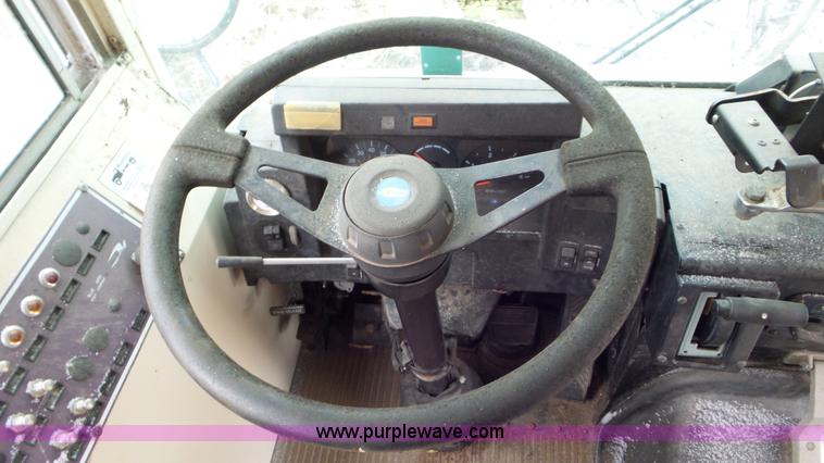 image for item L3877 1999 Blue Bird  TC2000 school bus