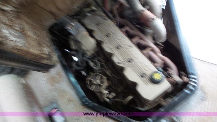 image for item L3877 1999 Blue Bird  TC2000 school bus