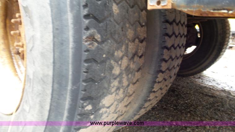 image for item L3877 1999 Blue Bird  TC2000 school bus