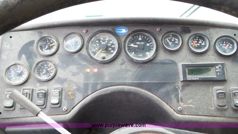 image for item L3878 2001 Blue Bird TC2000 school bus