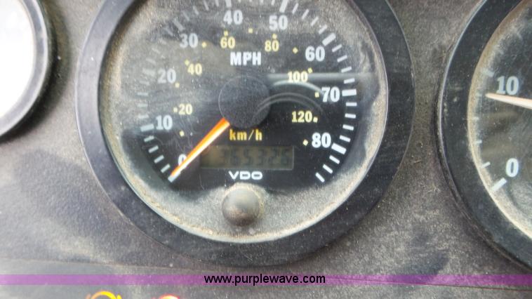 image for item L3878 2001 Blue Bird TC2000 school bus