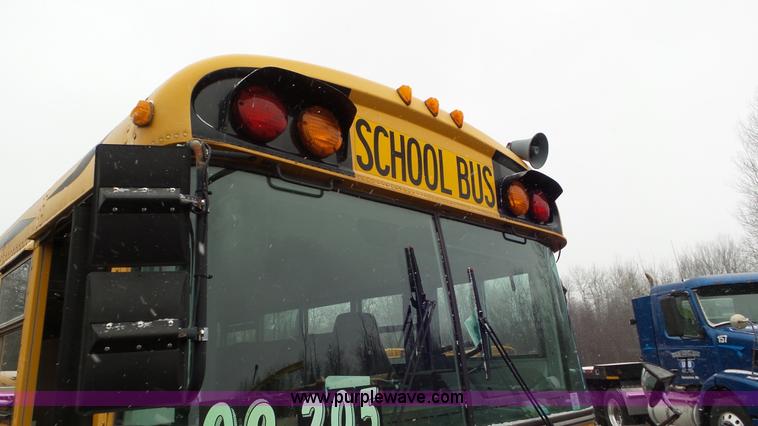 image for item L3878 2001 Blue Bird TC2000 school bus