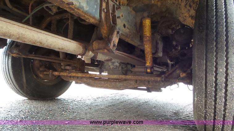 image for item L3878 2001 Blue Bird TC2000 school bus