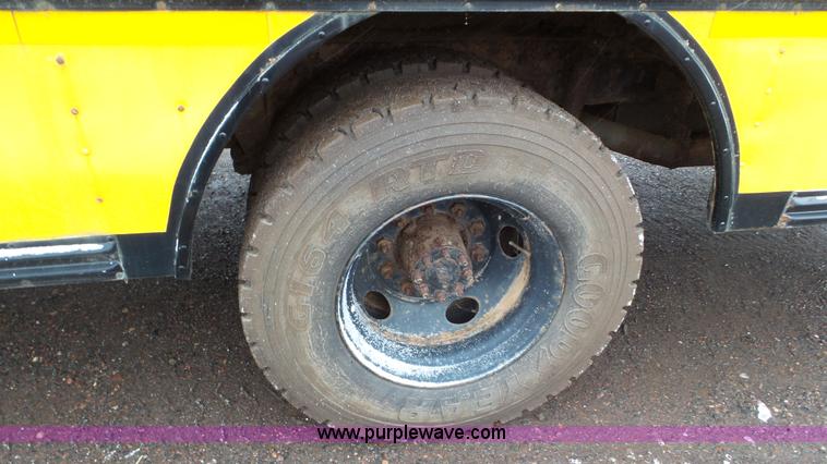 image for item L3878 2001 Blue Bird TC2000 school bus