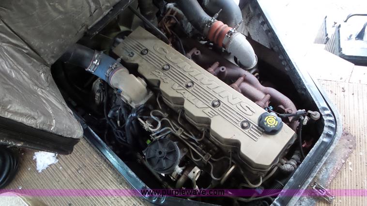 image for item L3879 1999 Blue Bird TC2000 school bus