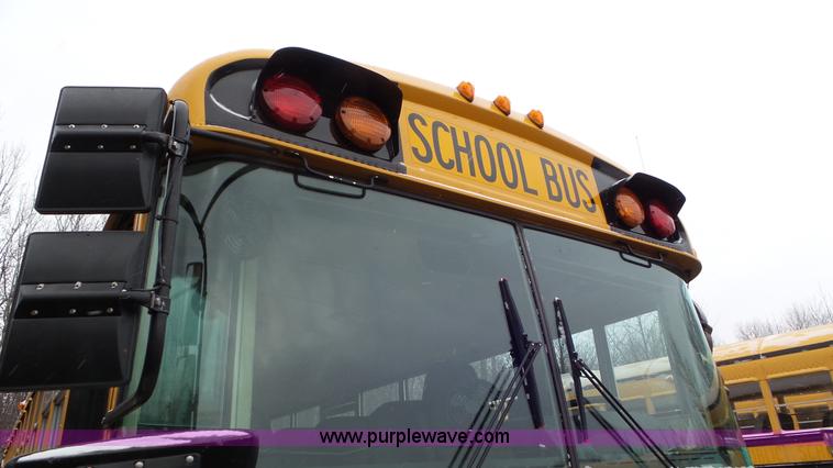 image for item L3879 1999 Blue Bird TC2000 school bus