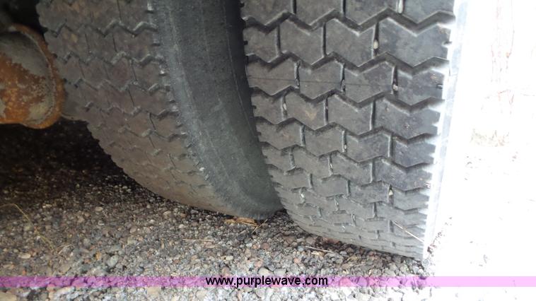 image for item L3879 1999 Blue Bird TC2000 school bus