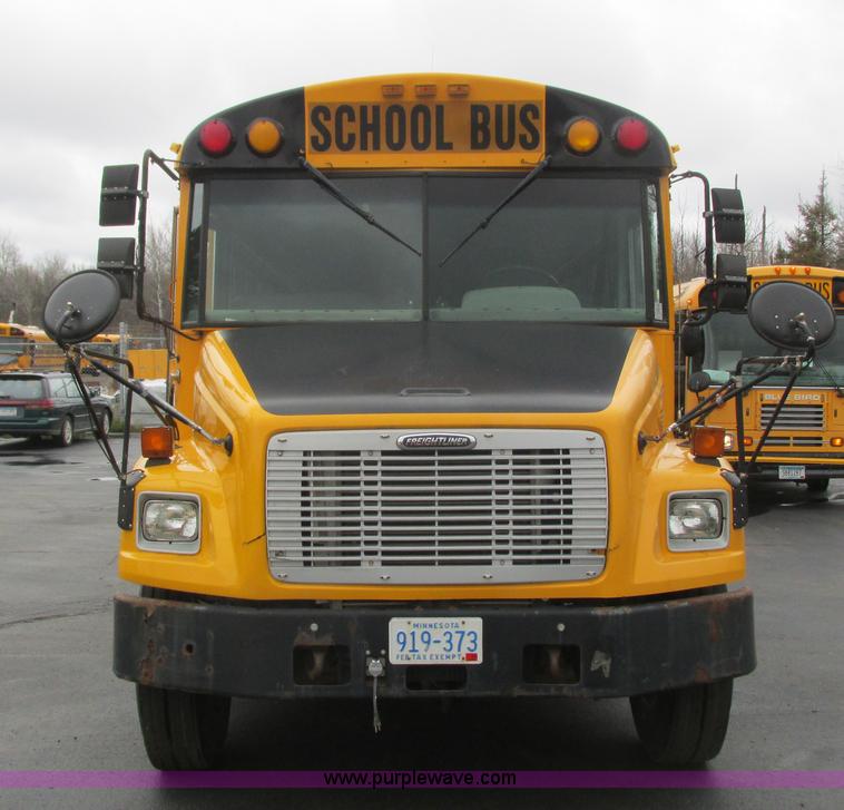 image for item L3880 2005 Freightliner FS65 school bus