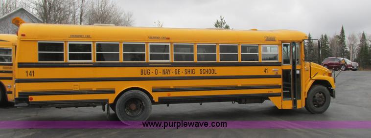 image for item L3880 2005 Freightliner FS65 school bus