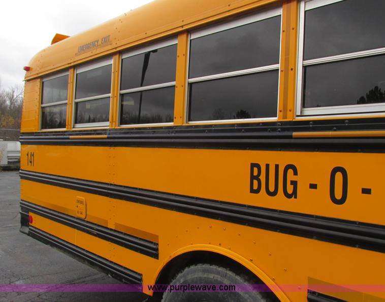image for item L3880 2005 Freightliner FS65 school bus