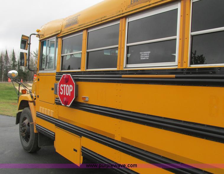 image for item L3880 2005 Freightliner FS65 school bus