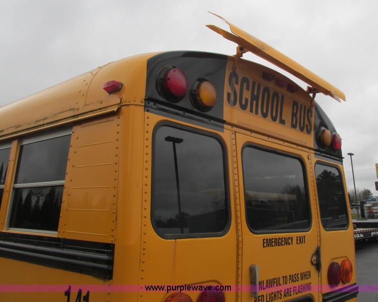 image for item L3880 2005 Freightliner FS65 school bus