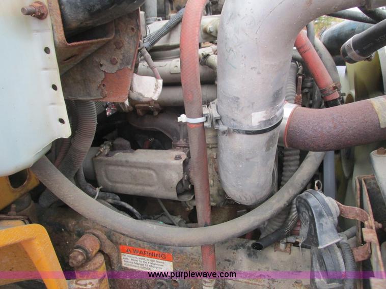 image for item L3880 2005 Freightliner FS65 school bus