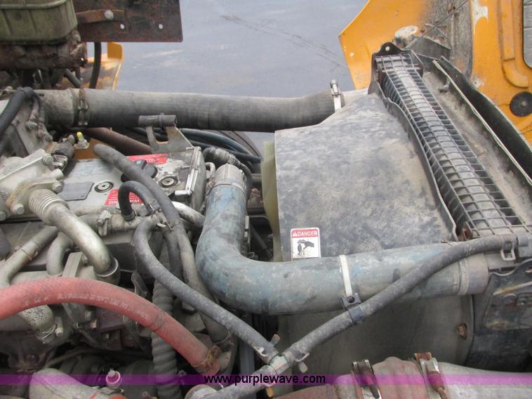 image for item L3880 2005 Freightliner FS65 school bus