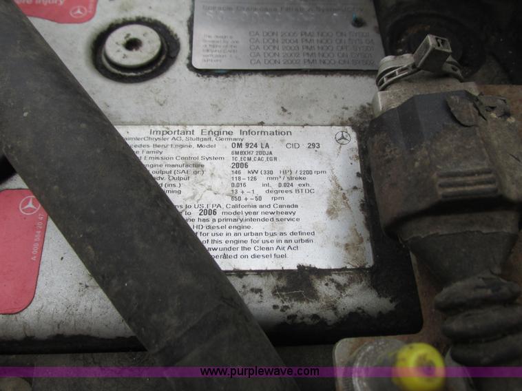 image for item L3880 2005 Freightliner FS65 school bus