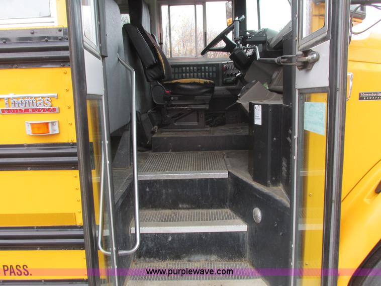 image for item L3880 2005 Freightliner FS65 school bus