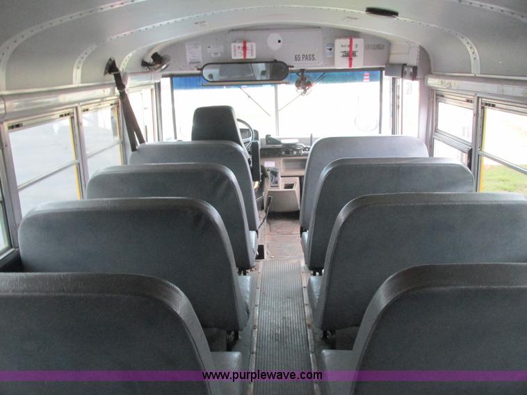 image for item L3880 2005 Freightliner FS65 school bus