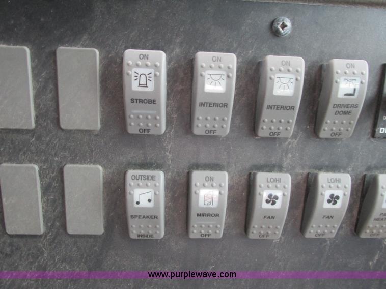 image for item L3880 2005 Freightliner FS65 school bus