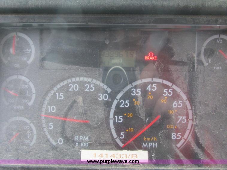 image for item L3880 2005 Freightliner FS65 school bus