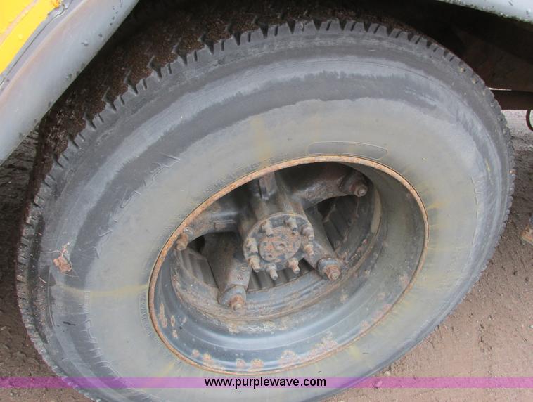 image for item L3881 1997 Blue Bird TC2000 school bus