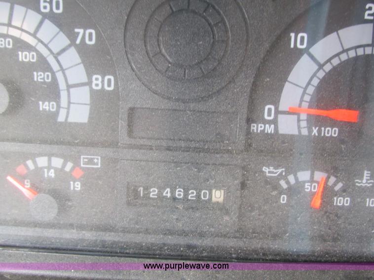 image for item L3881 1997 Blue Bird TC2000 school bus