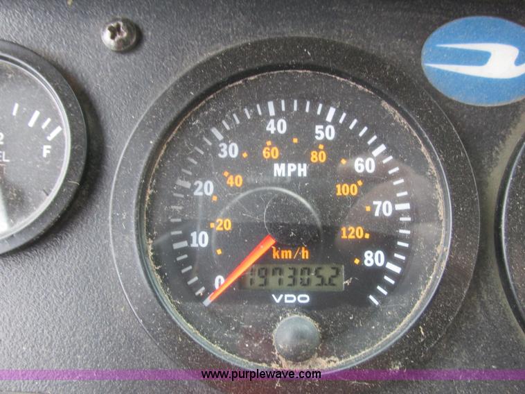 image for item L3883 2001 Blue Bird TC2000 school bus