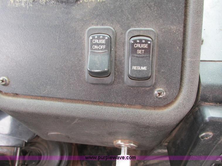 image for item L3883 2001 Blue Bird TC2000 school bus