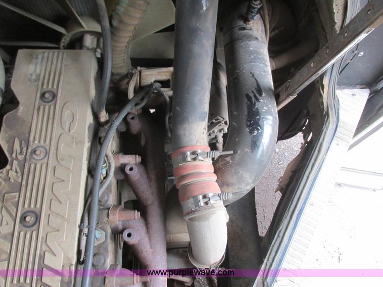 image for item L3883 2001 Blue Bird TC2000 school bus