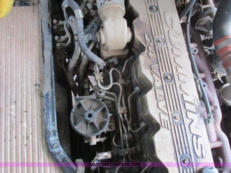 image for item L3883 2001 Blue Bird TC2000 school bus