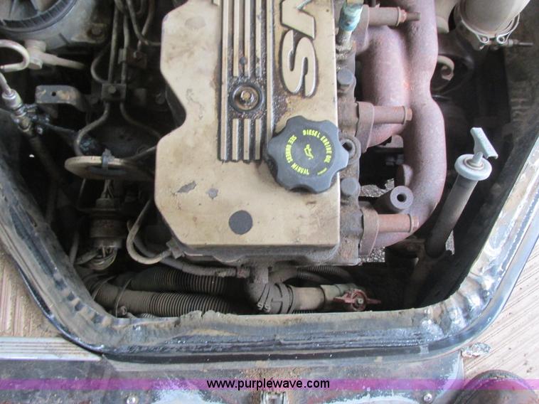 image for item L3883 2001 Blue Bird TC2000 school bus