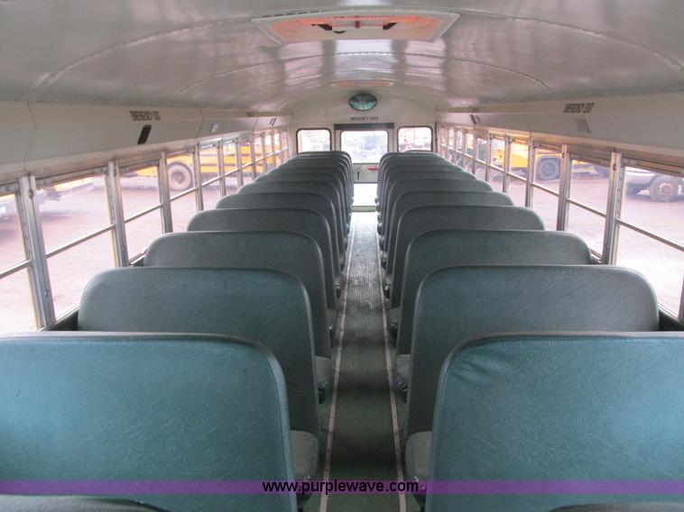image for item L3885 2001 International school bus