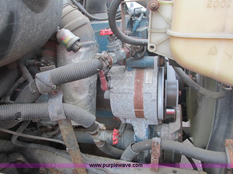 image for item L3885 2001 International school bus