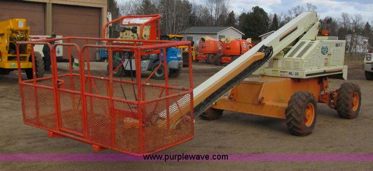 image for item L3898 1996 JLG 40H boom lift