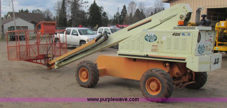 image for item L3898 1996 JLG 40H boom lift