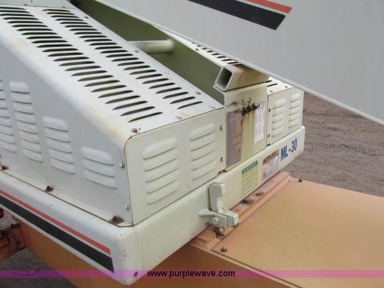 image for item L3898 1996 JLG 40H boom lift