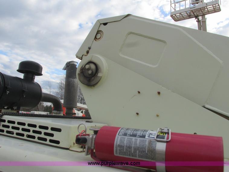 image for item L3898 1996 JLG 40H boom lift