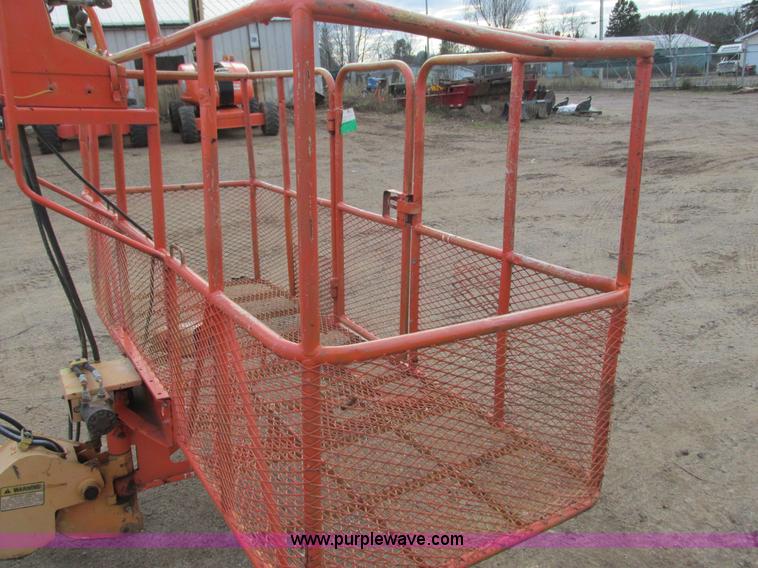 image for item L3898 1996 JLG 40H boom lift