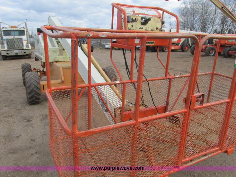 image for item L3898 1996 JLG 40H boom lift