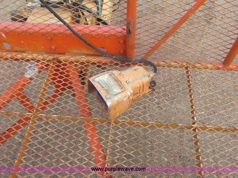 image for item L3898 1996 JLG 40H boom lift