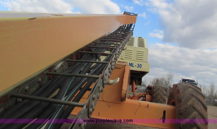 image for item L3898 1996 JLG 40H boom lift