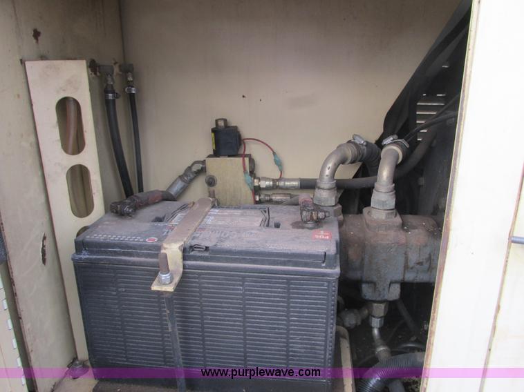 image for item L3898 1996 JLG 40H boom lift